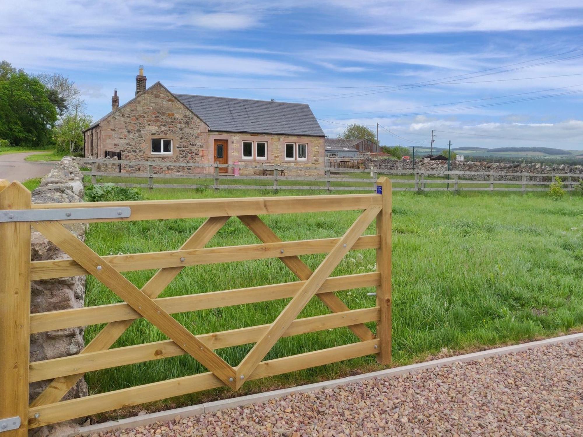 Sandyhouse Cottage Milfield Exterior photo
